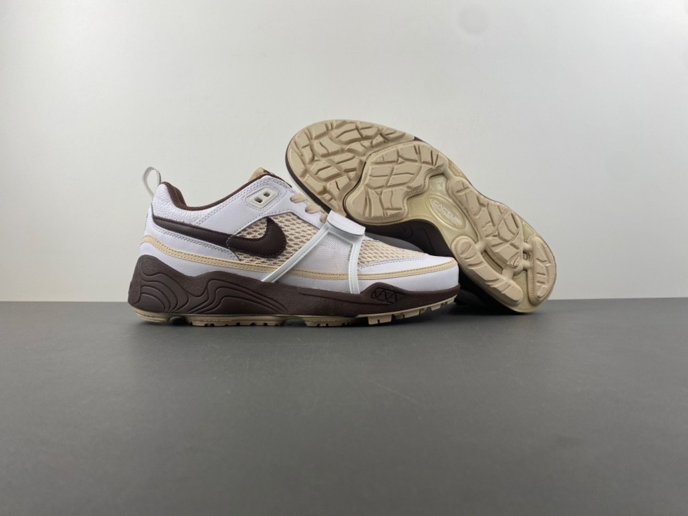 Travis Scott x Nike Zoom Field Jaxx “Light Chocolate” HQ3073-100