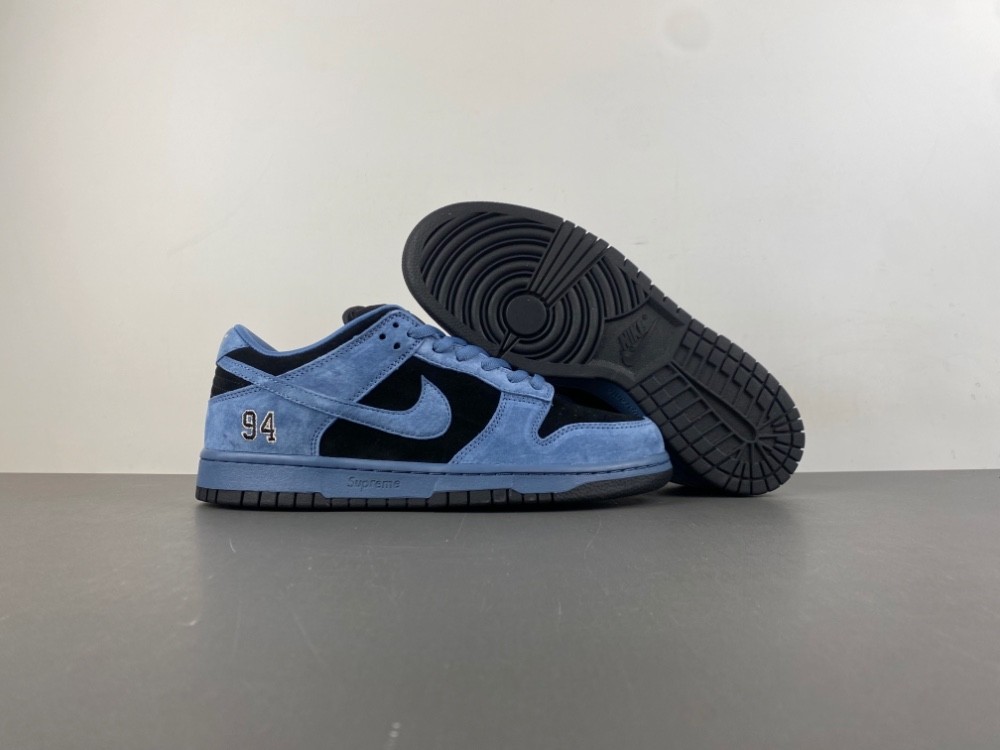 Supreme x Nike SB Dunk Low Ocean Fog HQ8487-400