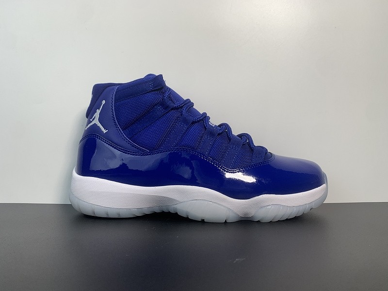 AIR JORDAN 11 RETRO
