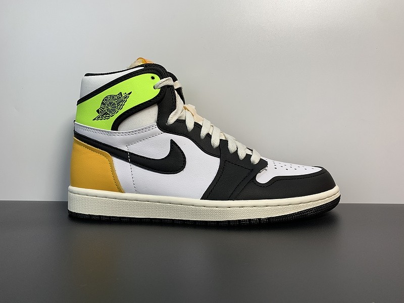 AIR JORDAN 1 RETRO HIGH OG 'VOLT GOLD' 555088-118
