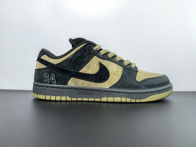 Nike x Supreme SB Dunk Low '94 Hulk' HQ8487-300