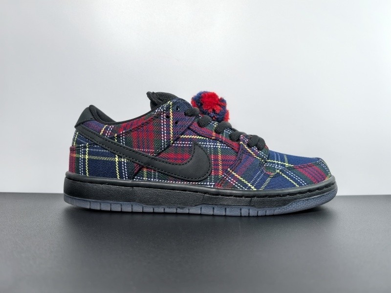 Nardwuar Nike SB Dunk Low II1493-600