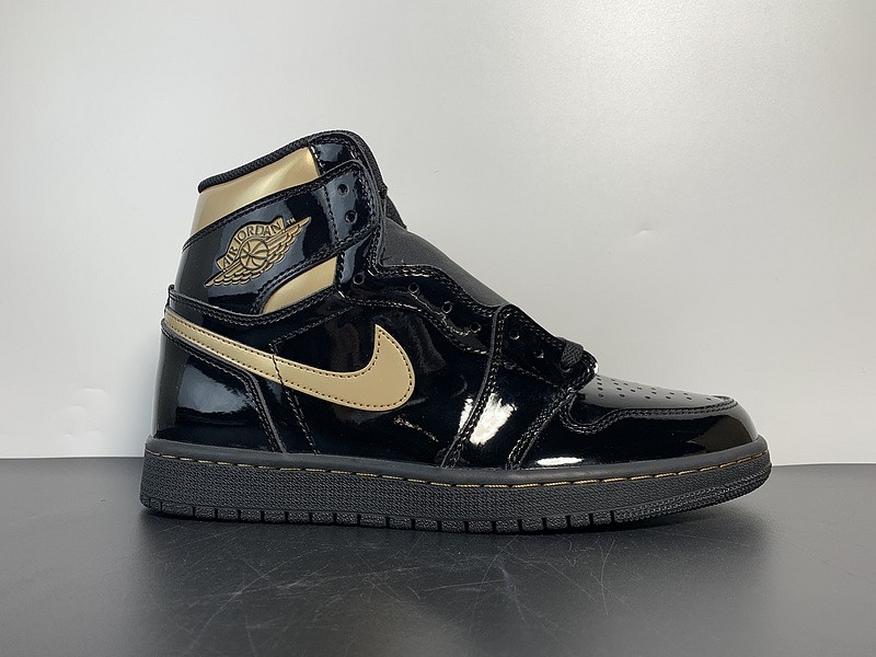 AIR JORDAN 1 RETRO HIGH OG “BLACK GOLD” 555088-032