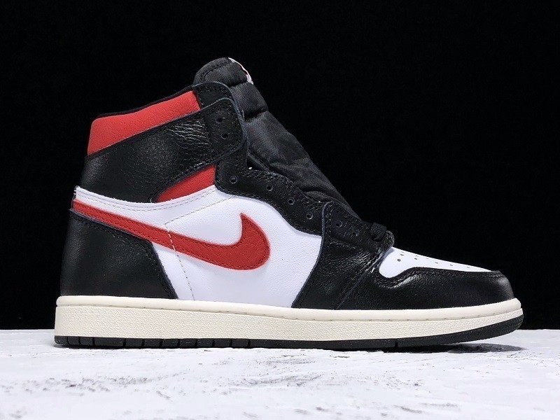 AIR JORDAN 1 RETRO HIGH OG “GYM RED” 555088-061