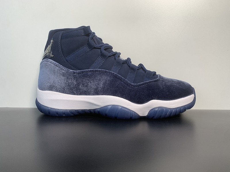 Air Jordan 11 Velvet “Midnight Navy” AR0715-441