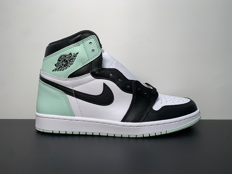 AIR JORDAN 1 RETRO HIGH OG NRG "IGLOO" 861428-100
