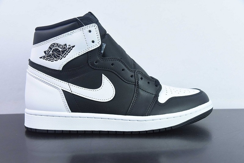 Air Jordan 1 High OG Reverse Panda DZ5485-010