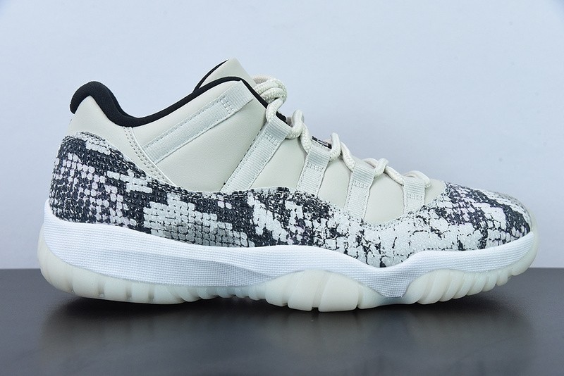 AIR JORDAN 11 LOW SNAKESKIN “LIGHT BONE” CD6846-002