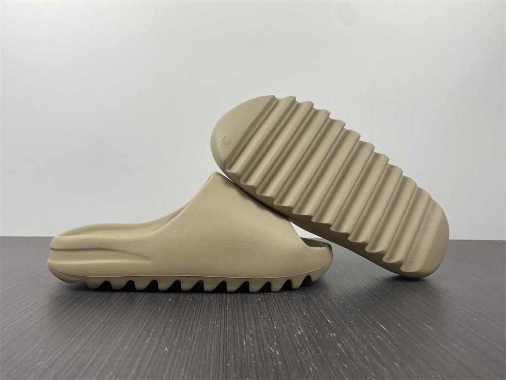 ADIDAS YEEZY SLIDES  'PURE' 2021 RE-RELEASE GW1934