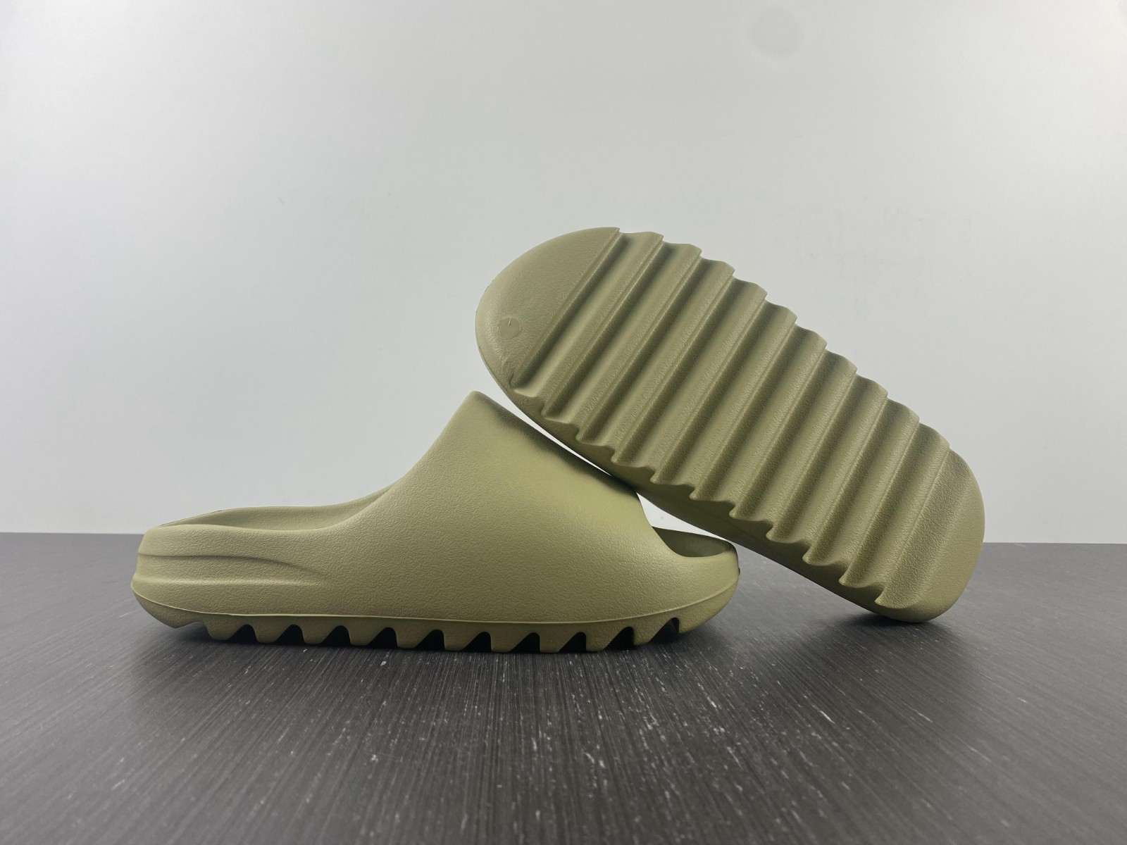 ADIDAS YEEZY SLIDES RESIN FZ5904