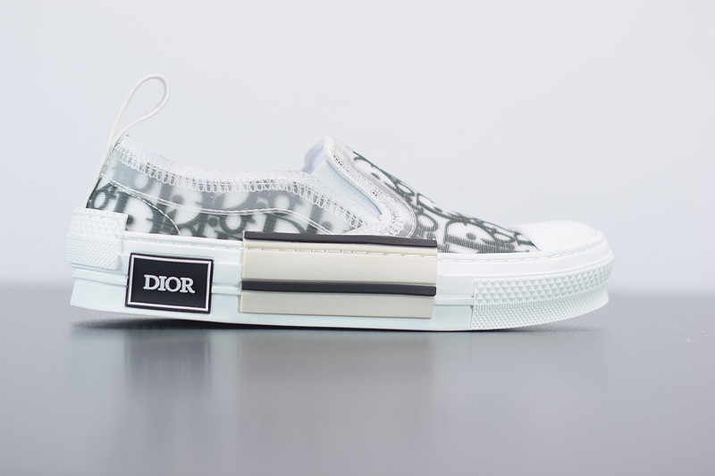 DIO* X CONVERSE SNEAKER