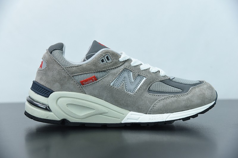 NEW BALANCE M990VS2