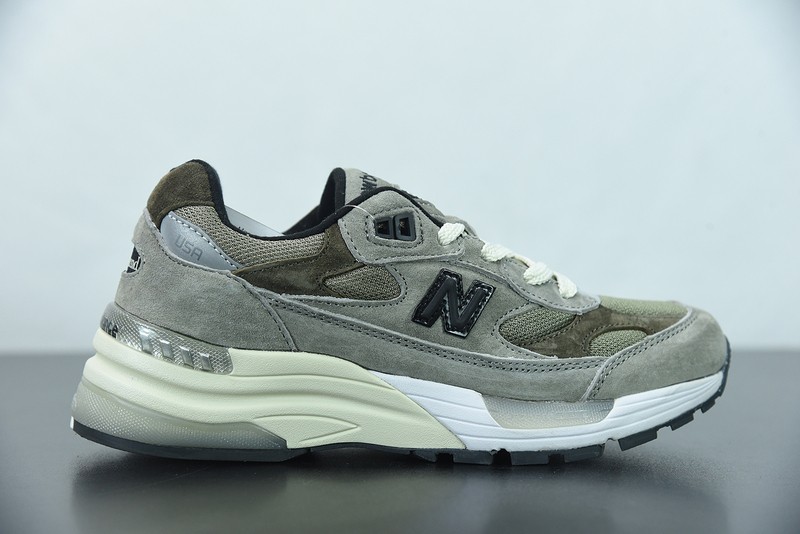 NEW BALANCE M992J2