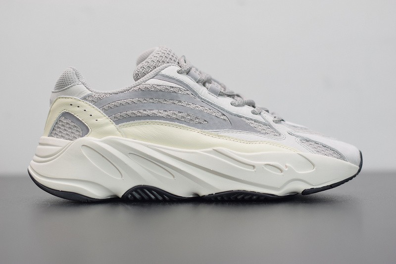 ADIDAS YEEZY BOOST 700 V2 STATIC EF2829