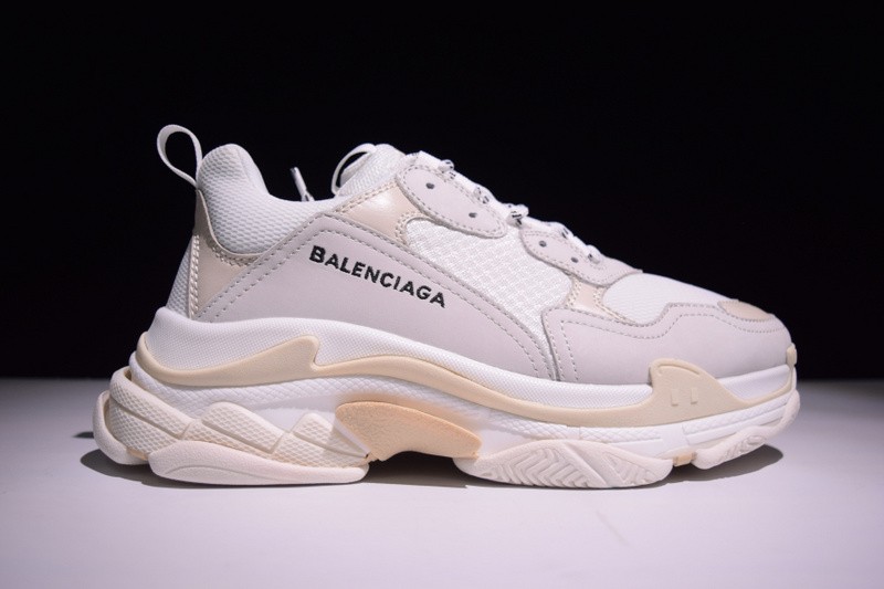 BC TRIPLE S TRAINER ''WHITE‘’ 483546 W06F1 9000