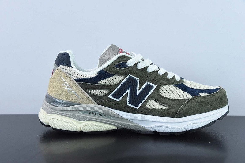 NEW BALANCE SNEAKER