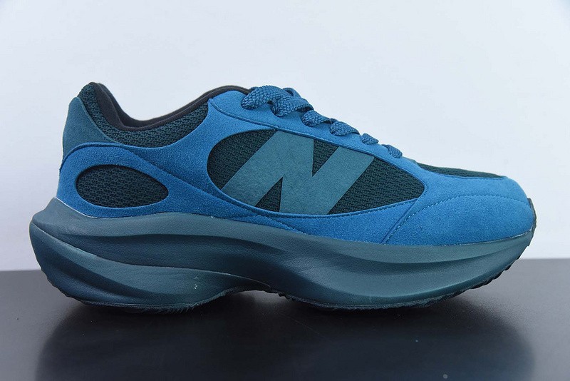 NEW BALANCE SNEAKER