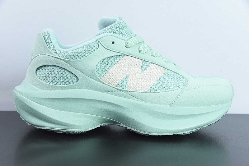 NEW BALANCE SNEAKER