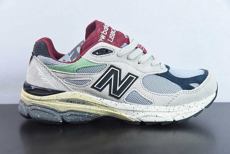 NEW BALANCE SNEAKER