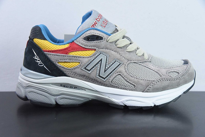NEW BALANCE SNEAKER