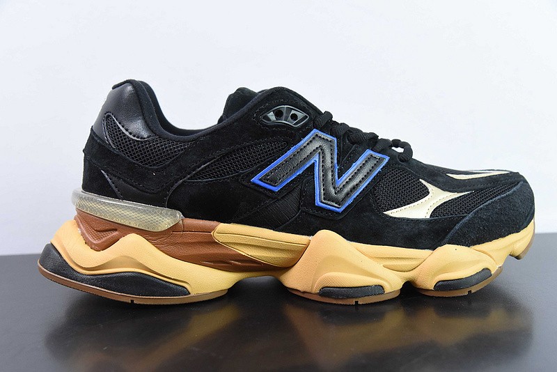 NEW BALANCE SNEAKER
