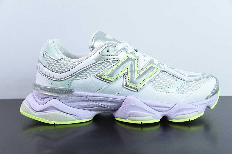 NEW BALANCE SNEAKER