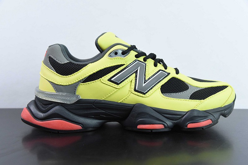 NEW BALANCE SNEAKER
