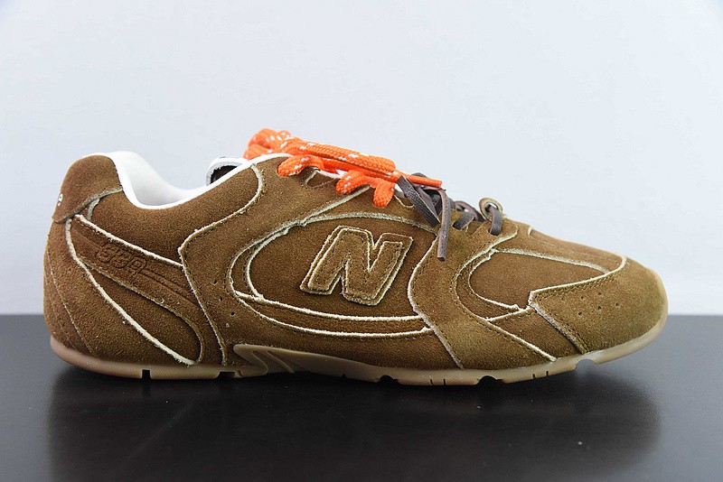 NEW BALANCE SNEAKER