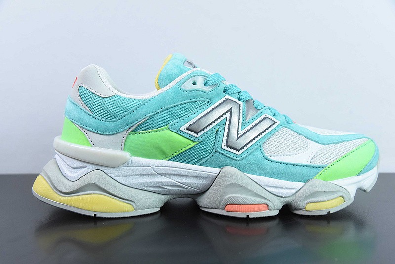 NEW BALANCE SNEAKER