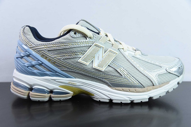 NEW BALANCE SNEAKER