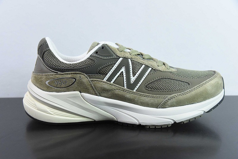 NEW BALANCE SNEAKER