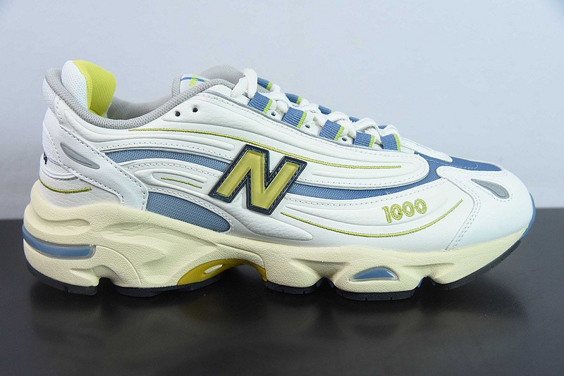 NEW BALANCE SNEAKER