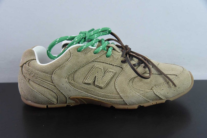 NEW BALANCE X MIUMIU SNEAKER