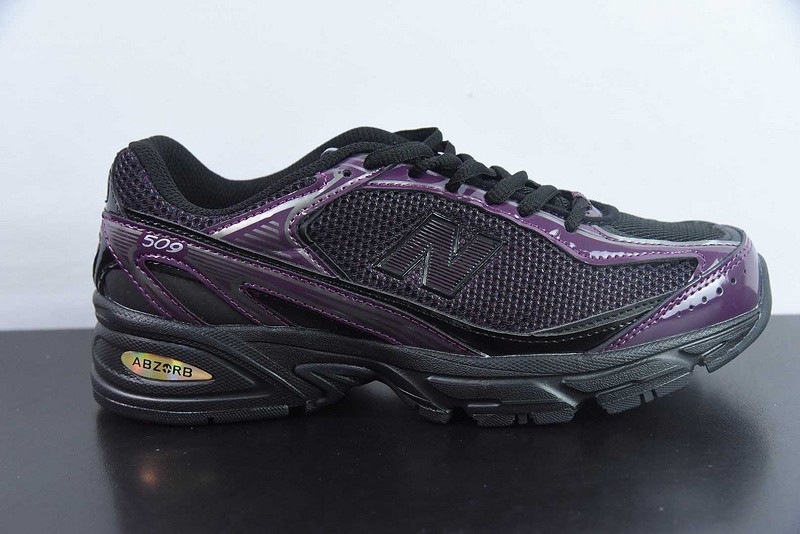 NEW BALANCE SNEAKER