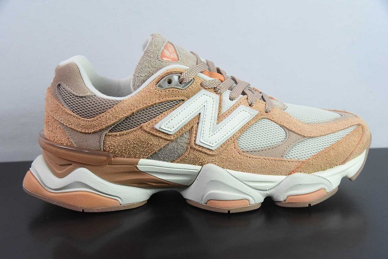 NEW BALANCE SNEAKER