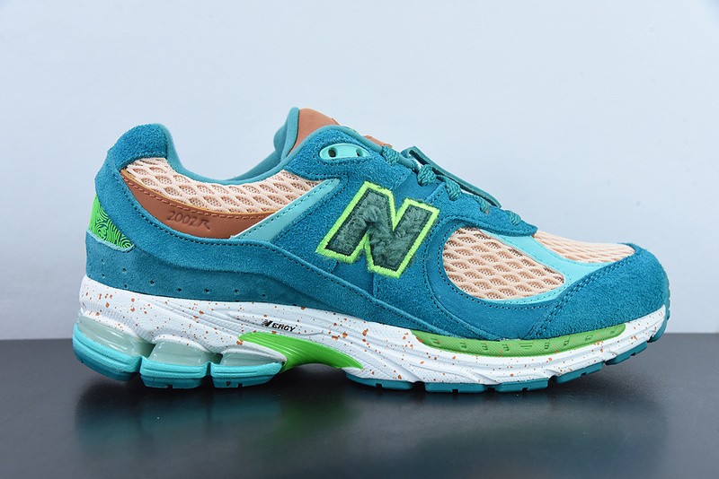 NEW BALANCE SNEAKER