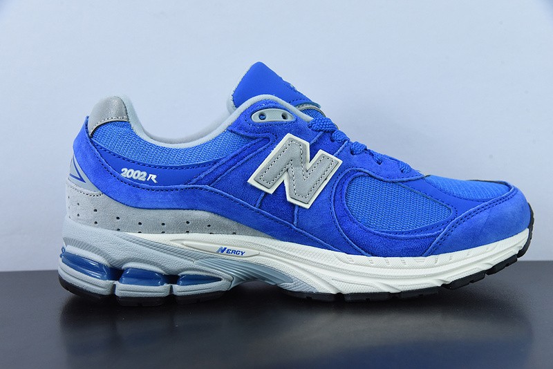 NEW BALANCE SNEAKER