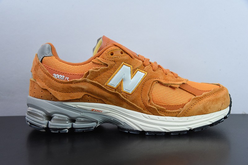 NEW BALANCE SNEAKER
