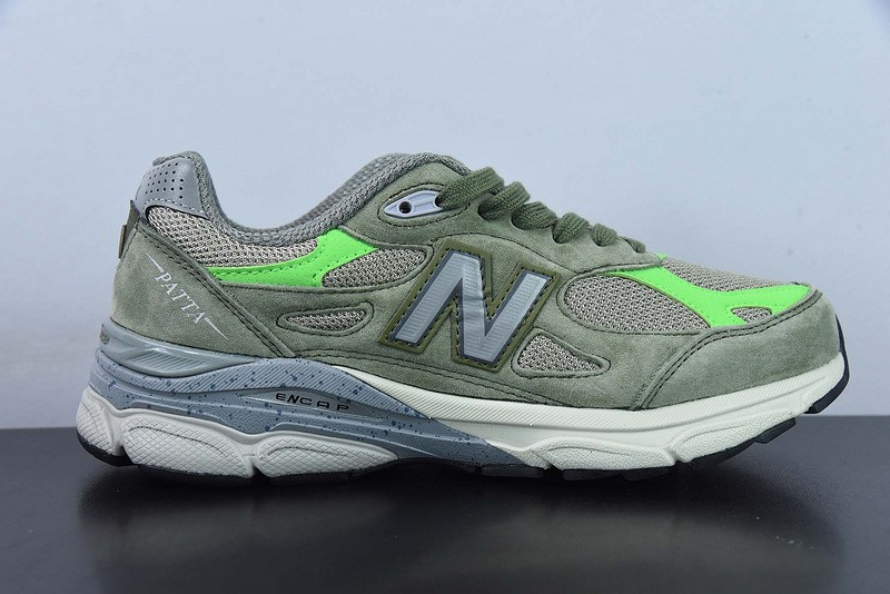 NEW BALANCE SNEAKER