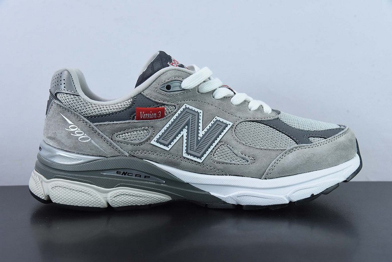 NEW BALANCE SNEAKER