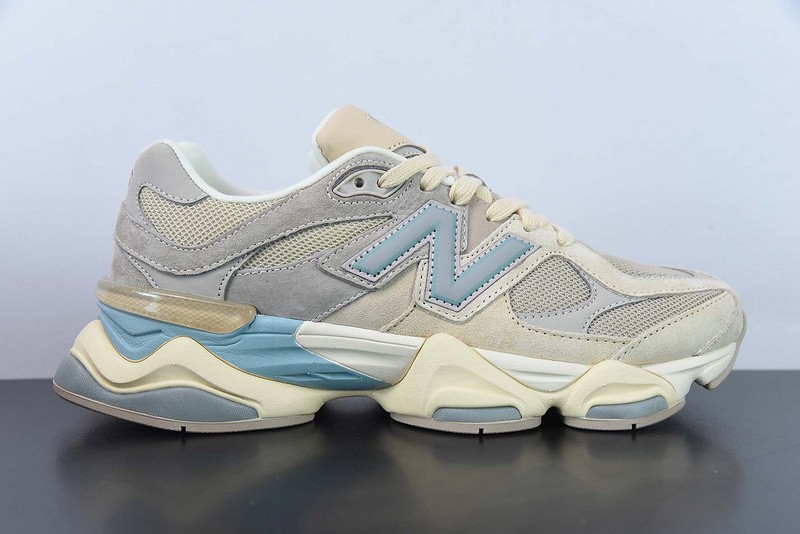 NEW BALANCE SNEAKER