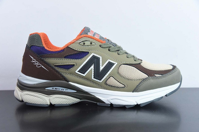 NEW BALANCE SNEAKER