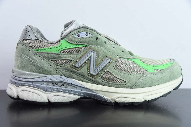 NEW BALANCE SNEAKER