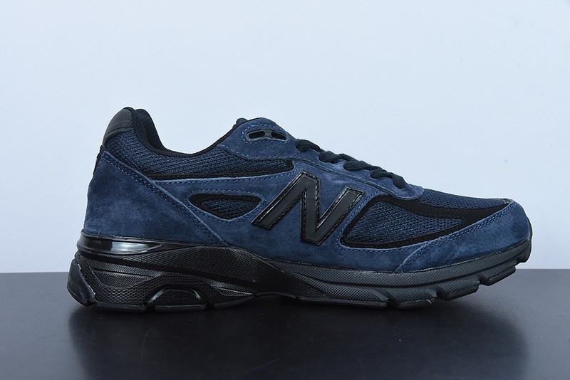 NEW BALANCE SNEAKER