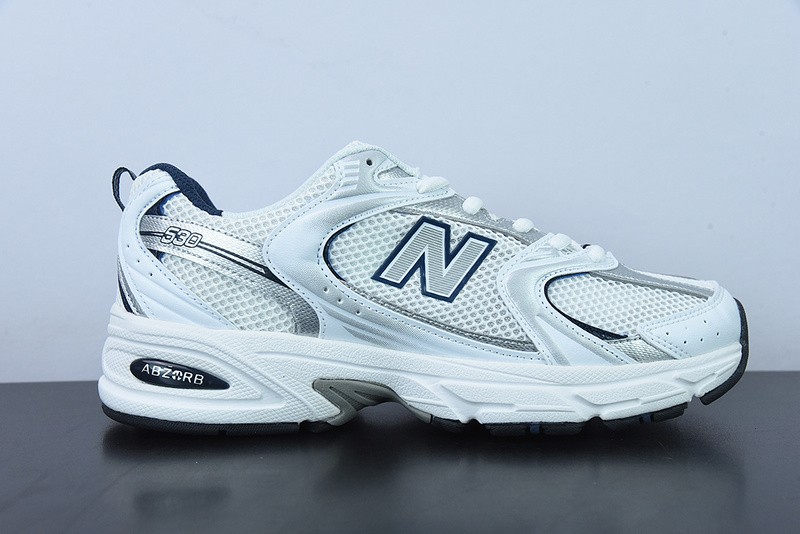 NEW BALANCE SNEAKER