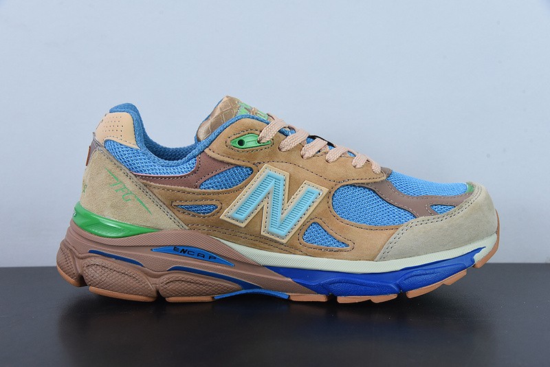 NEW BALANCE SNEAKER