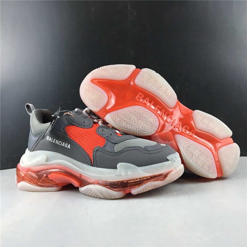BC TRIPLE S TRAINER  541624 W09O1 2262