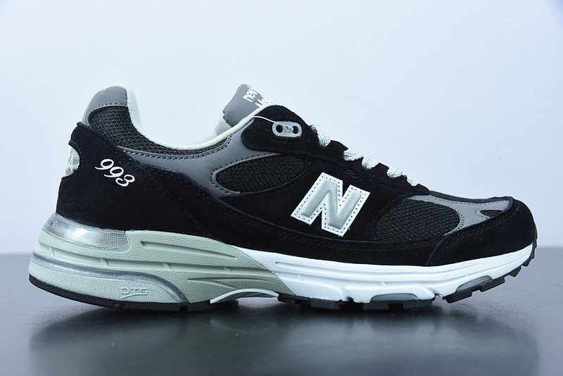 NEW BALANCE SNEAKER X09C3