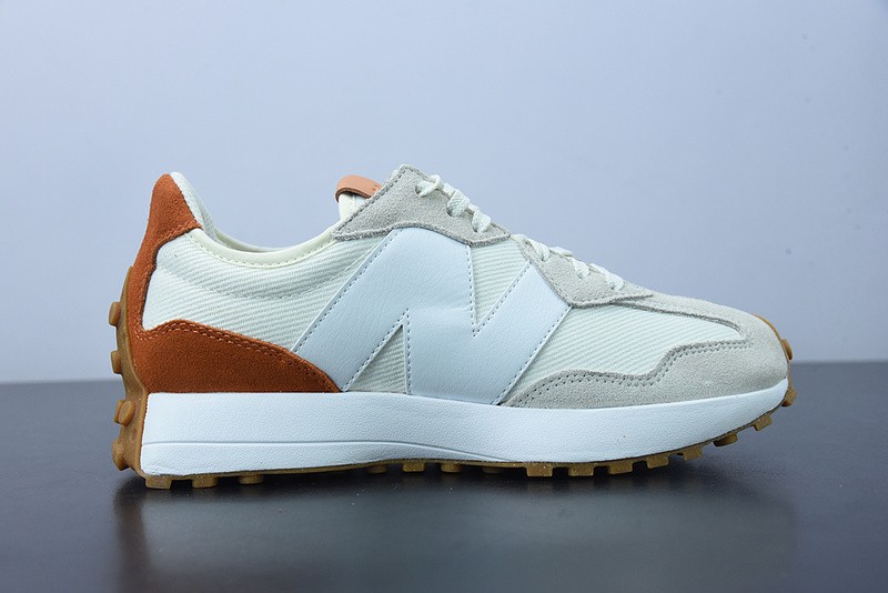 NEW BALANCE SNEAKER