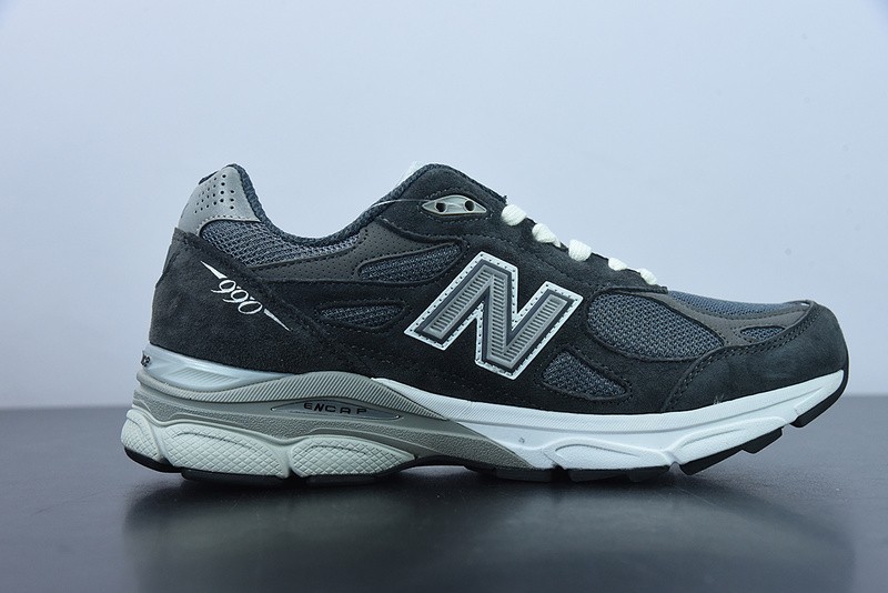 NEW BALANCE SNEAKER